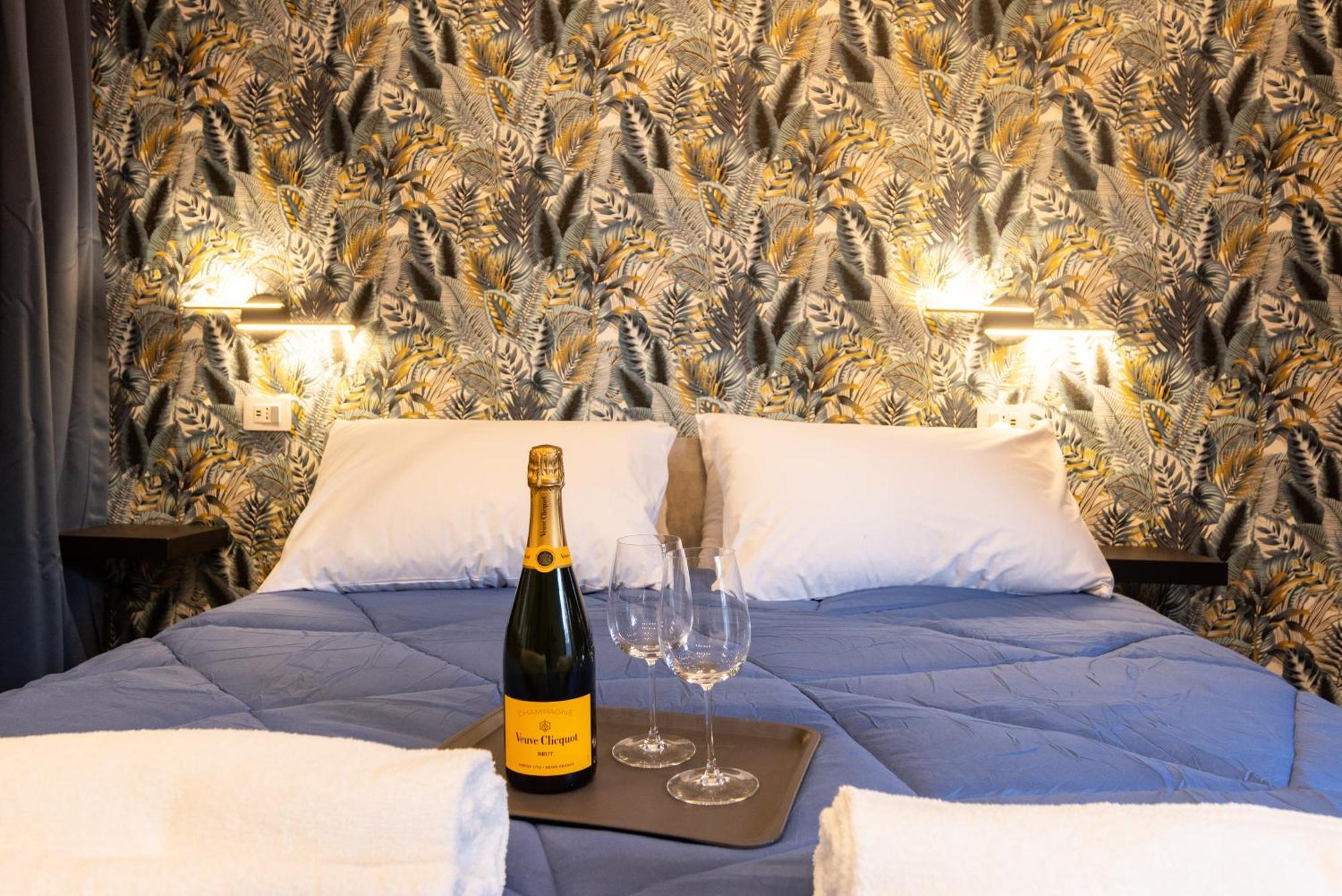 Urban Chic Luxury Suite Apartments Rome Bagian luar foto